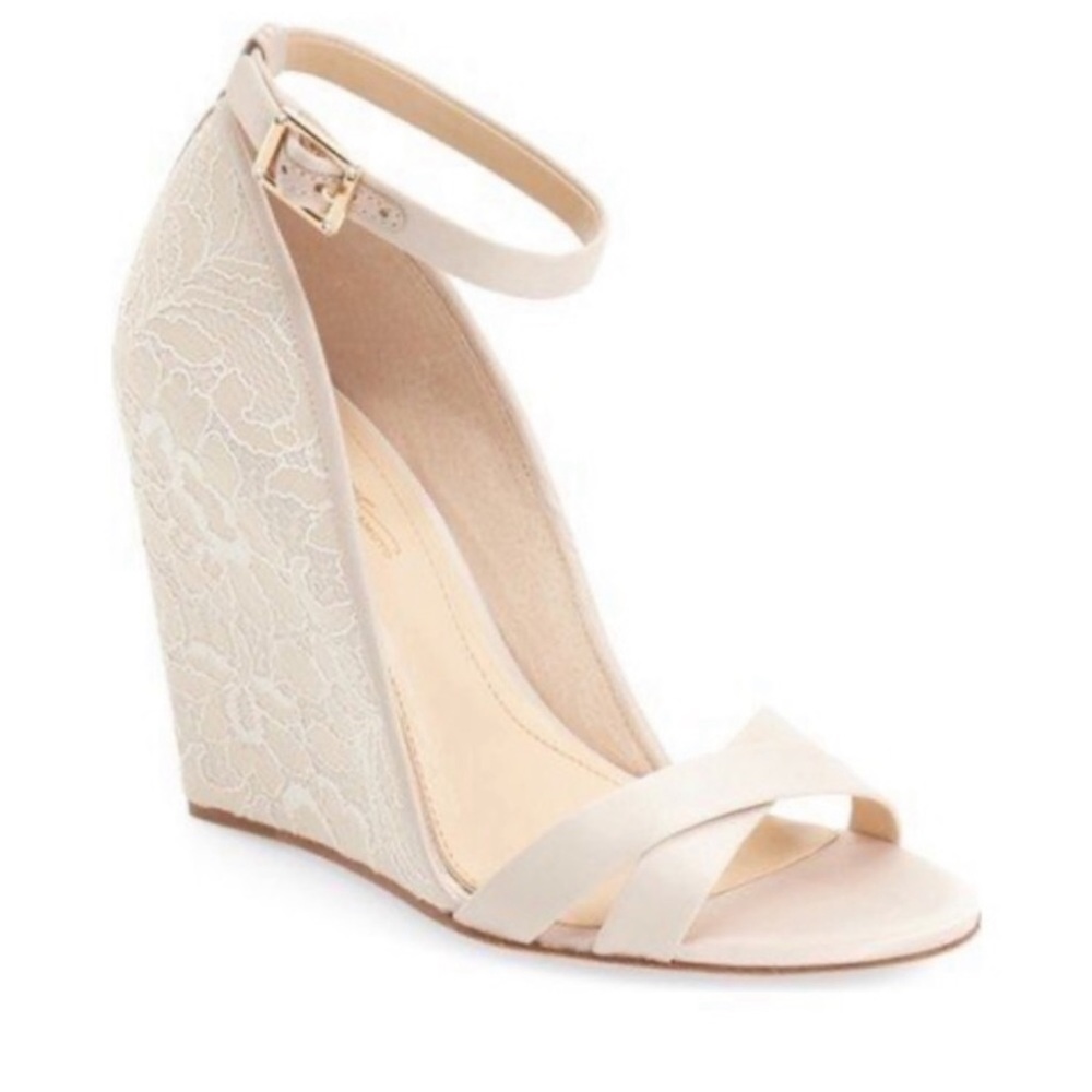 Vince Camuto Imagine Lilo Satin and Lace Wedges - size 10